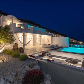 1 Bedroom Villa with Infinity Pool in Pyrgos Kalistis on Santorini, Sleeps 2